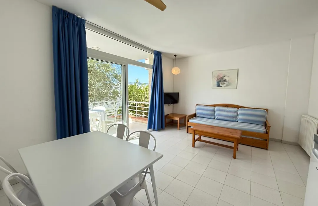 Agi Rescator Apartments-1