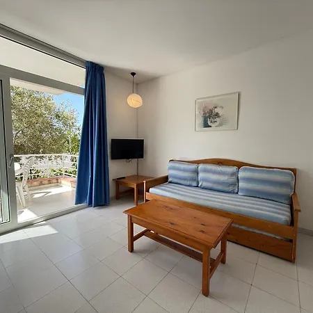 Agi Rescator Apartments-3
