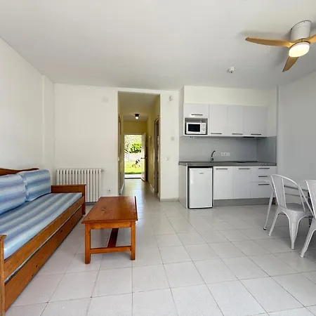 Agi Rescator Apartments-2